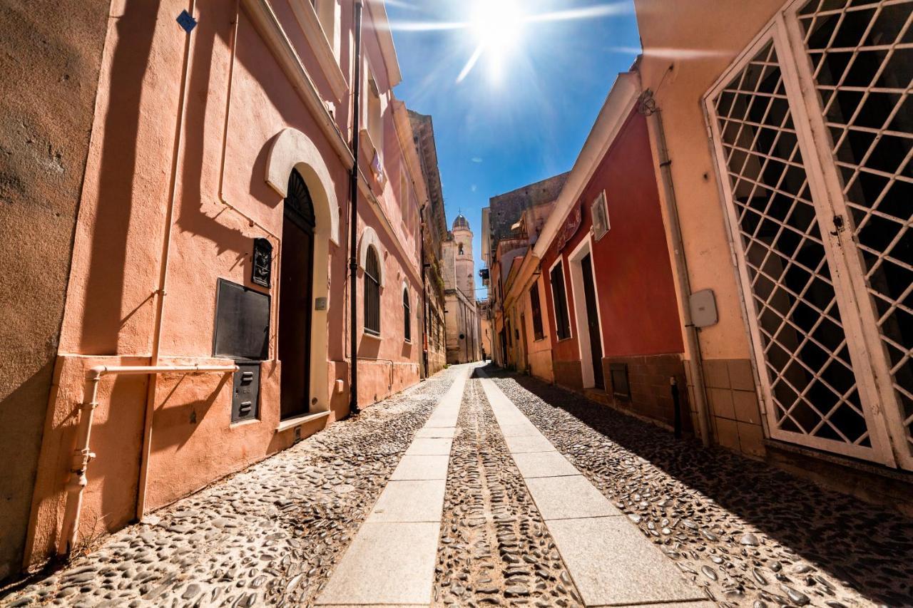 Suite Home Al Centro Di Sassari Exterior photo