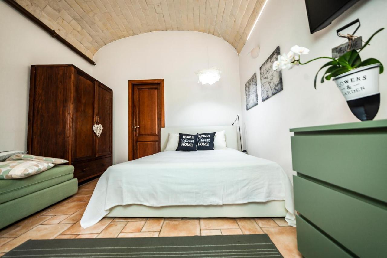 Suite Home Al Centro Di Sassari Exterior photo